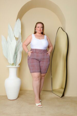 Short feminina plus Size Jackar linho mesclado com cinto fixo
