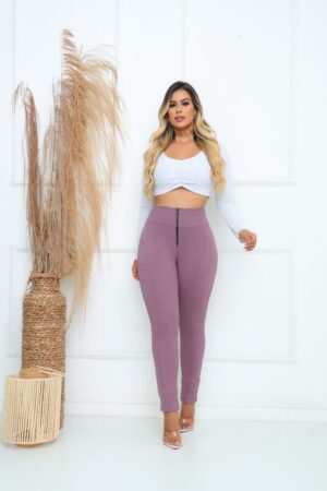 Calça Skiny em Jackar Linho Cor Lavanda - Perfeita para qualquer ocasião!